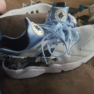 Mens authentic 11.5 sneakers